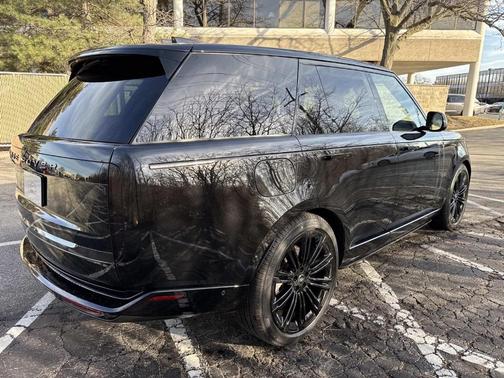 2025 Land Rover Range Rover P400 SE