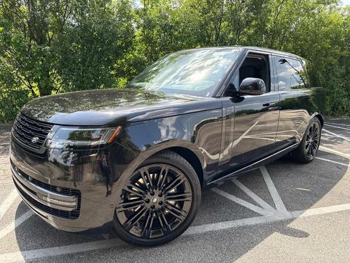 2025 Land Rover Range Rover P400 SE 7 Seat