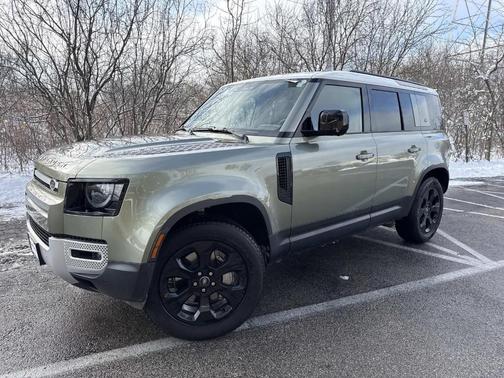 2023 Land Rover Defender 110 SE