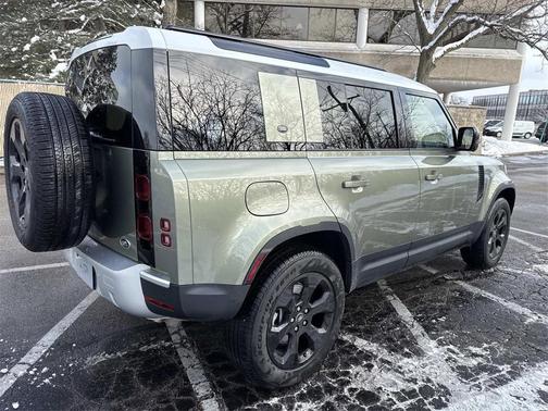 2023 Land Rover Defender 110 SE