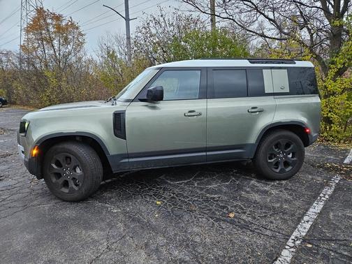 2023 Land Rover Defender 110 SE