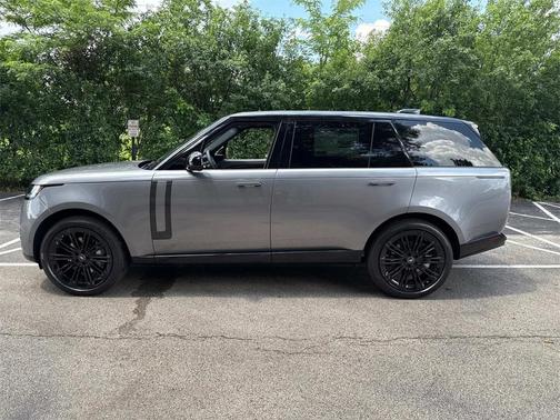 2025 Land Rover Range Rover P400 SE 7 Seat