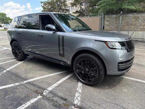 2025 Land Rover Range Rover P400 SE 7 Seat
