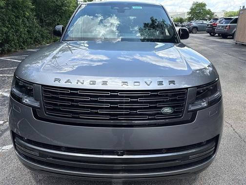 2025 Land Rover Range Rover P400 SE 7 Seat