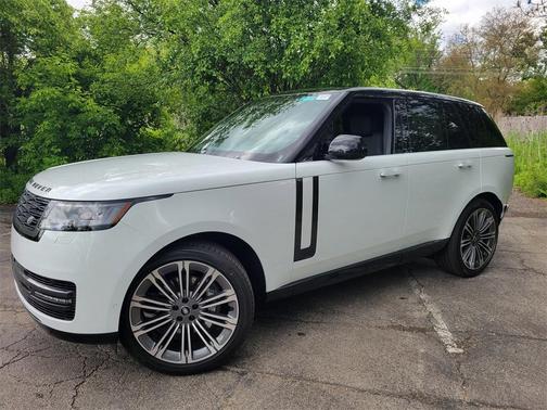 2025 Land Rover Range Rover P400 SE