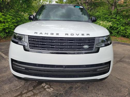 2025 Land Rover Range Rover P400 SE