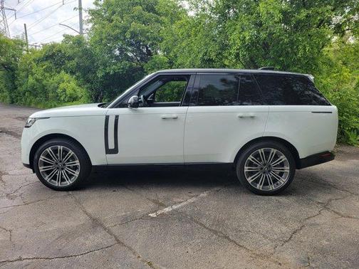 2025 Land Rover Range Rover P400 SE