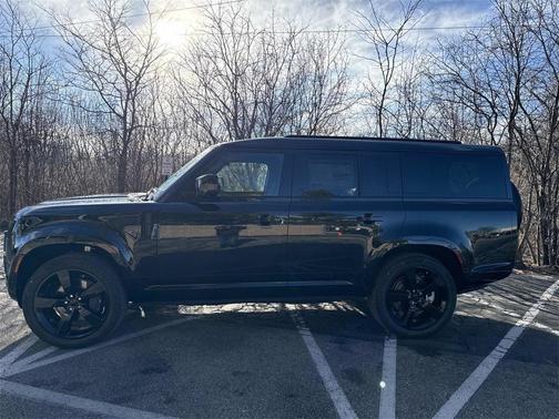 2026 Land Rover Defender 130 X-Dynamic SE