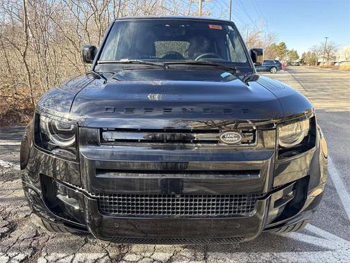 2026 Land Rover Defender 130 X-Dynamic SE