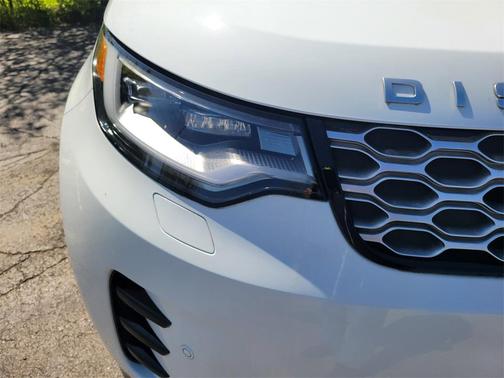 2025 Land Rover Discovery P360 Metropolitan Edition