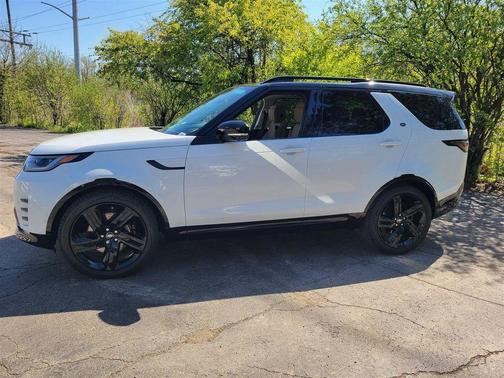 Fuji White 2025 Land Rover Discovery P360 Metropolitan Edition