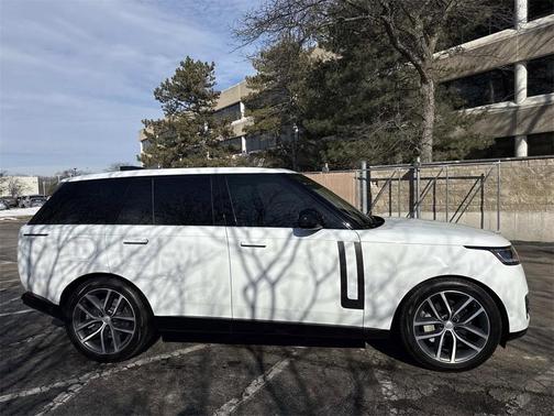 2024 Land Rover Range Rover P530 SE