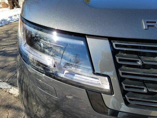 2025 Land Rover Range Rover P400 SE