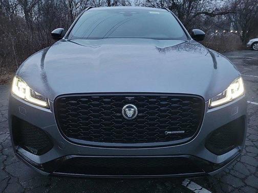 2025 Jaguar F-PACE P400 R-Dynamic S