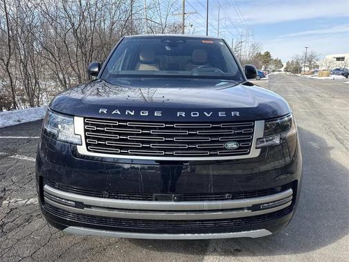 2026 Land Rover Range Rover P530 SE