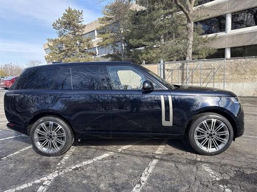 2026 Land Rover Range Rover P530 SE