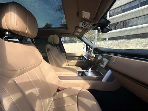 2026 Land Rover Range Rover P530 SE