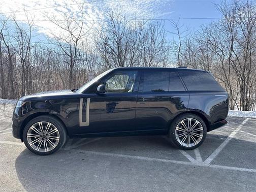 2026 Land Rover Range Rover P530 SE