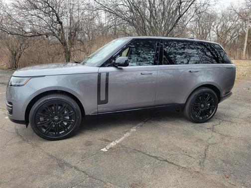 2025 Land Rover Range Rover P530 SE