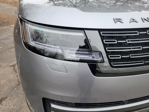 2025 Land Rover Range Rover P530 SE