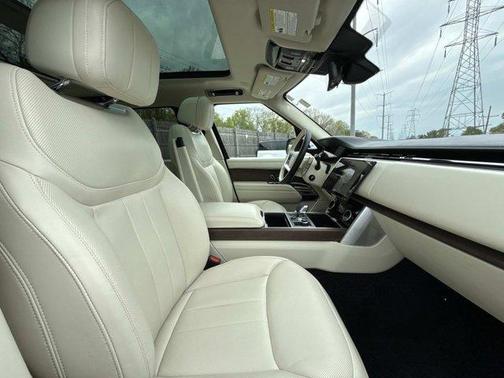 Hakuba Silver 2023 Land Rover Range Rover P530 SE