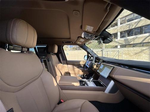 2026 Land Rover Range Rover P400 SE