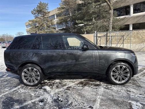 2026 Land Rover Range Rover P530 SE