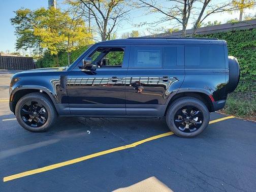 2025 Land Rover Defender P300
