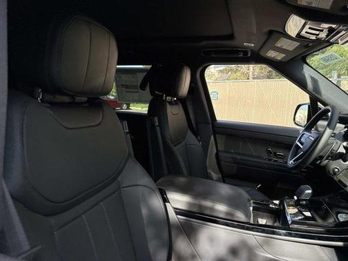 2025 Land Rover Range Rover Sport P360 SE
