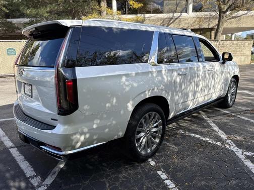 2022 Cadillac Escalade ESV Premium Luxury