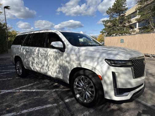 2022 Cadillac Escalade ESV Premium Luxury