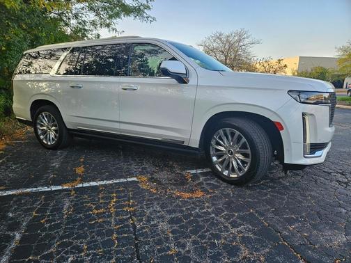 2022 Cadillac Escalade ESV Premium Luxury