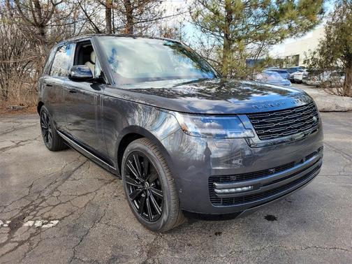 2025 Land Rover Range Rover P550e SE