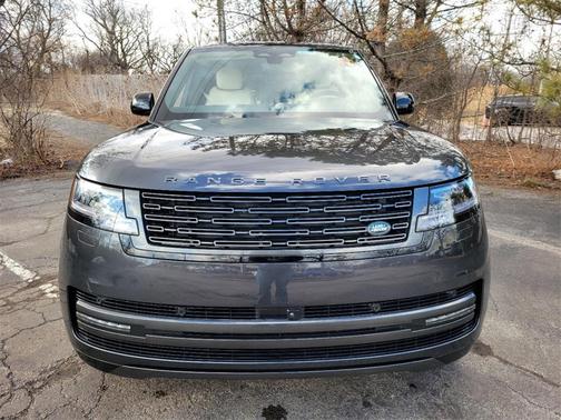 2025 Land Rover Range Rover P550e SE