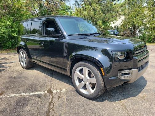 2025 Land Rover Defender P500 X-Dynamic SE