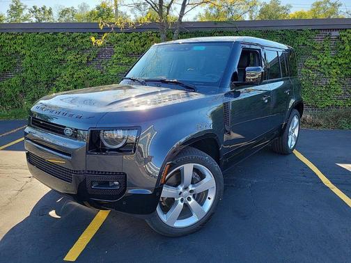 2025 Land Rover Defender P500 X-Dynamic SE