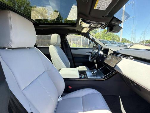 Charente Grey 2024 Land Rover Range Rover Velar Dynamic SE