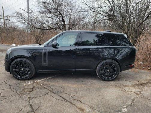 2025 Land Rover Range Rover P530 SE