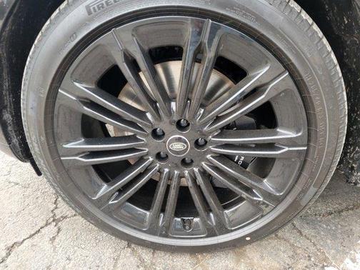 2025 Land Rover Range Rover P530 SE