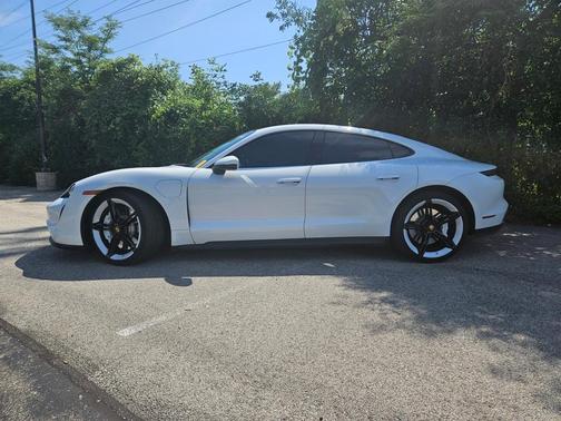 2022 Porsche Taycan Base