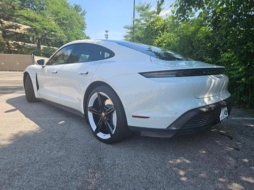 2022 Porsche Taycan Base