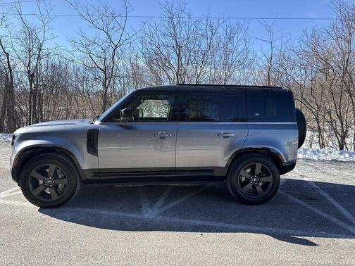 2022 Land Rover Defender 110 X-Dynamic HSE