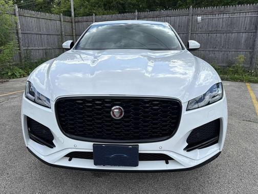 Fuji White 2023 Jaguar F-PACE S