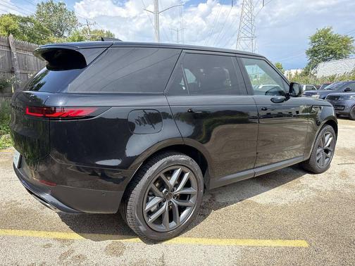 Santorini Black 2027 Land Rover Range Rover Sport SE