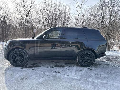 2026 Land Rover Range Rover P530 SE