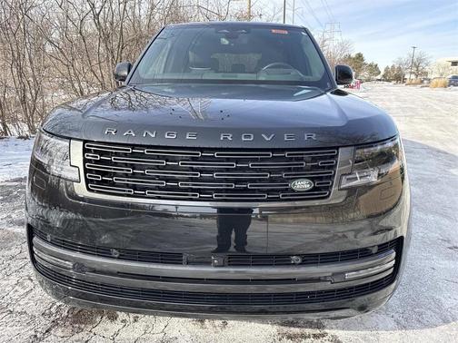 2026 Land Rover Range Rover P530 SE