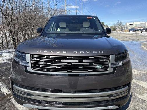 Charente Grey 2026 Land Rover Range Rover P530 SE