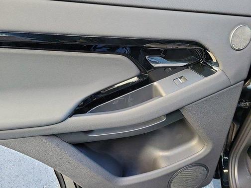 2024 Land Rover Range Rover Evoque Dynamic SE
