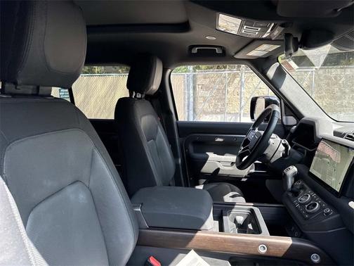 2023 Land Rover Defender X-Dynamic SE