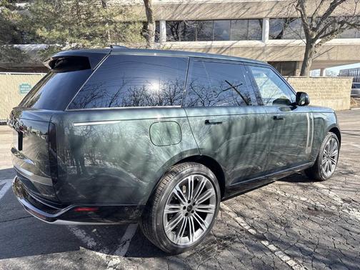 2026 Land Rover Range Rover P530 SE